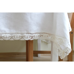 Ленена покривка за маса с дантела в искрящо бяло Ленена покривка за маса с дантела в искрящо бяло