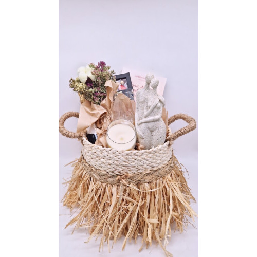 Подаръчна кошница Love