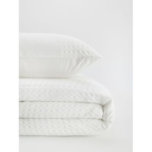 Комплект спално бельо с релеф Комплект спално бельо с релеф